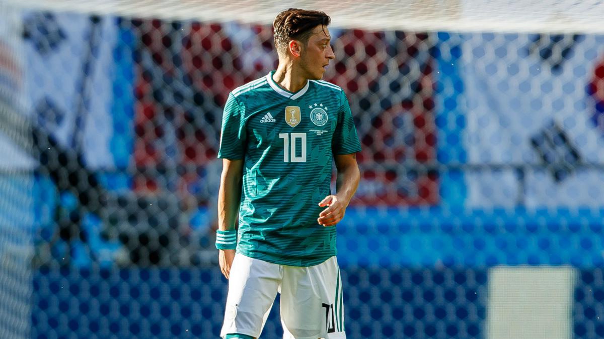 Ozil's agent brands Hoeness a 'disgrace' to Bayern and Germany for criticism