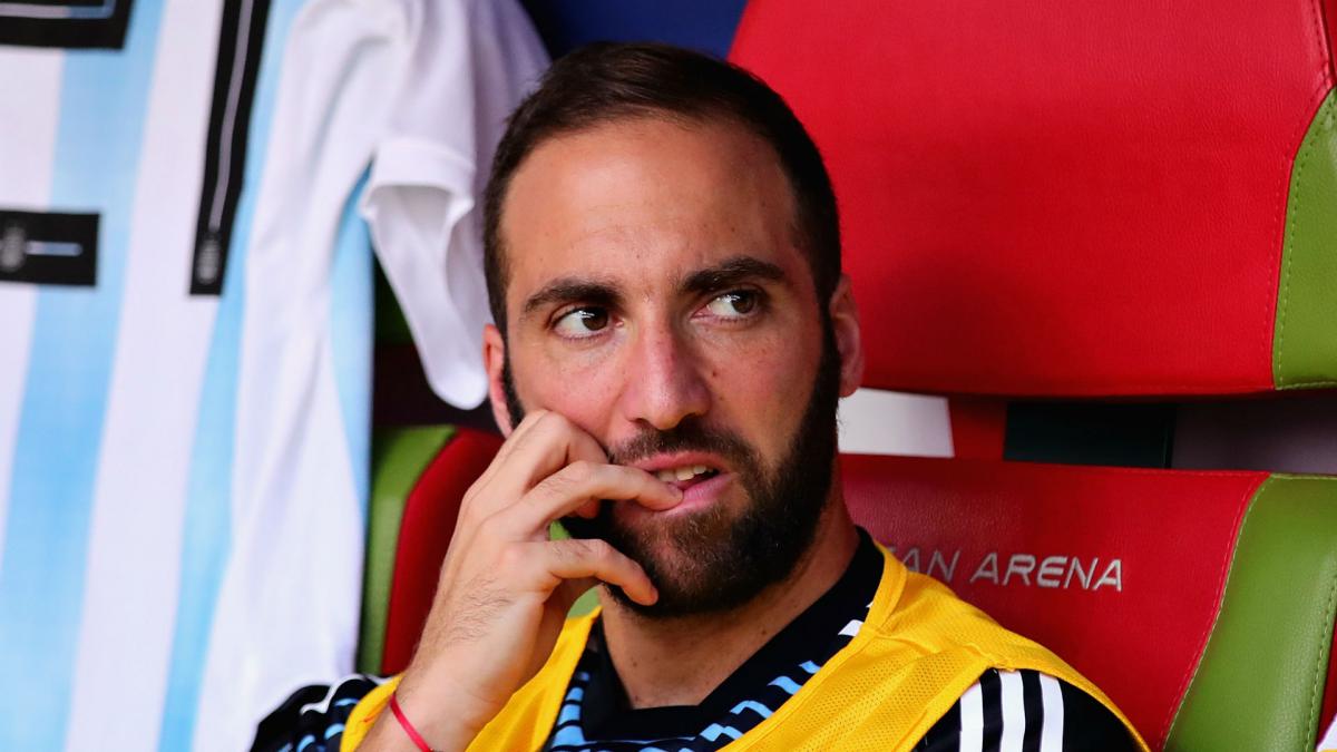 Allegri promises competitive Juventus as Higuaín talk persists