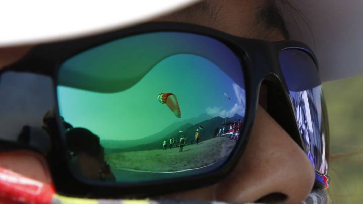 Two paragliders helicoptered to hospital as the sport made its Asian Games debut