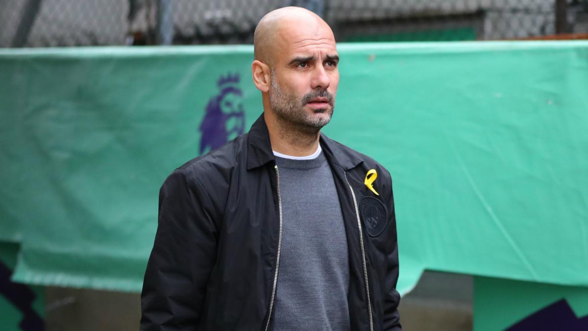 Guardiola holds up Jarrod Lyle gesture to rally support for yellow ribbon movement