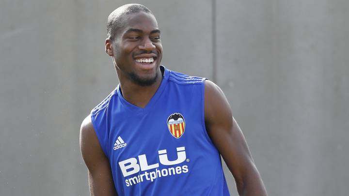 Geoffrey Kondogbia cleared to play for Central African Republic