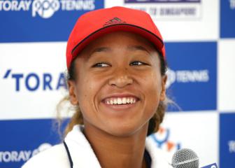 Osaka wows Tokyo crowd on WTA return