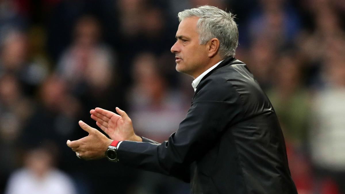 Lampard backs under-fire Mourinho