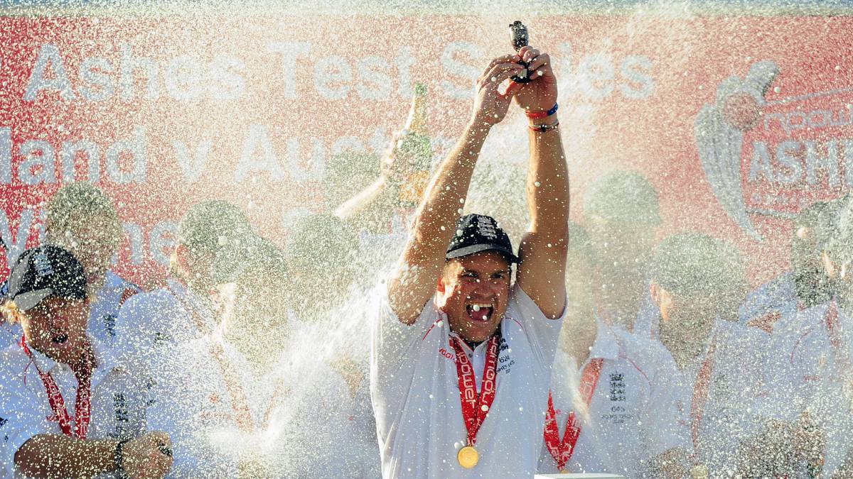 Andrew Strauss steps down as ECB director of cricket