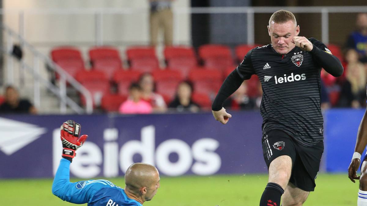 Rooney: "Messi is the best, he has a bit of everything"