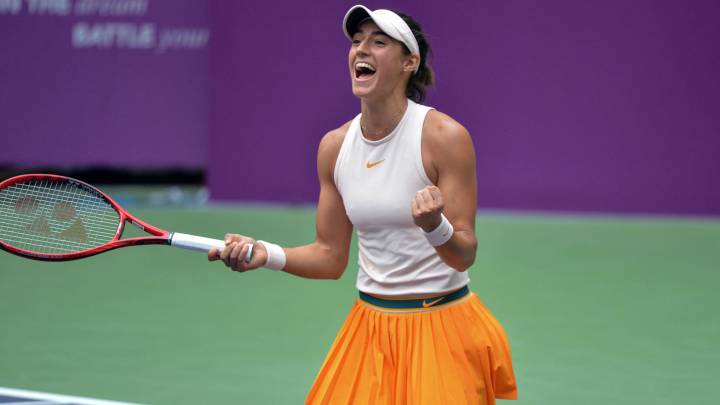 Garcia claims first title of 2018 to hit Pliskova's Finals hopes