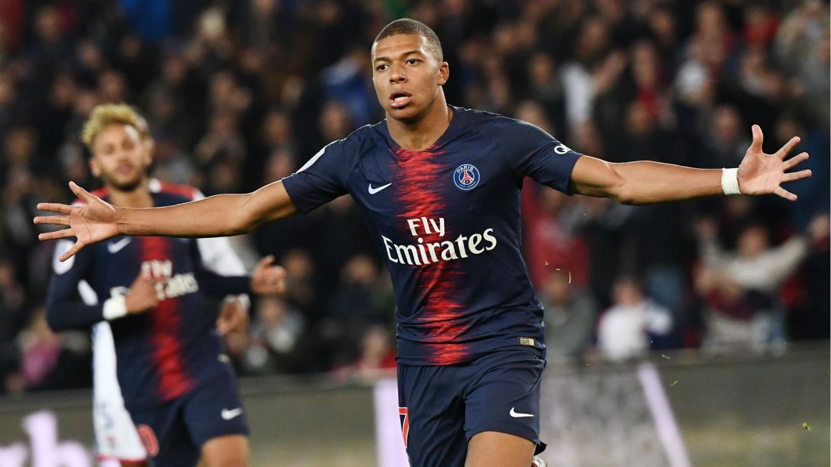 'Phenomenon' Mbappe deserves Ballon d'Or, says Buffon