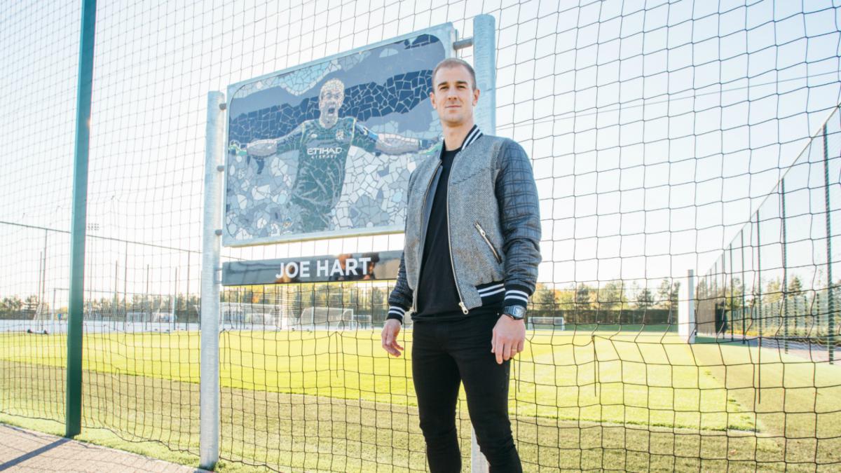 Man City pay training-pitch tribute to Joe Hart