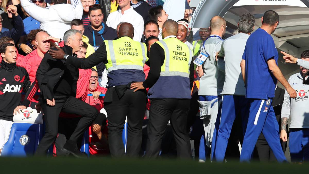 Mourinho chases Chelsea backroom staffer