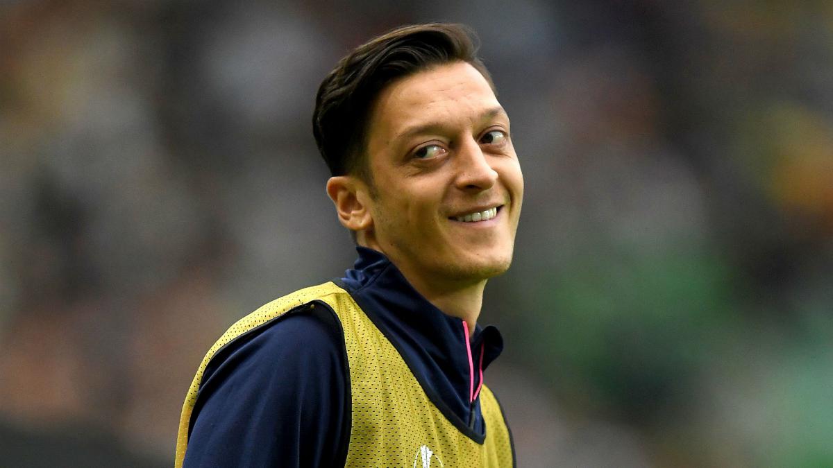 Mesut Ozil hails Arsenal display against Leicester Mesut Ozil hails Arsenal display against Leicester