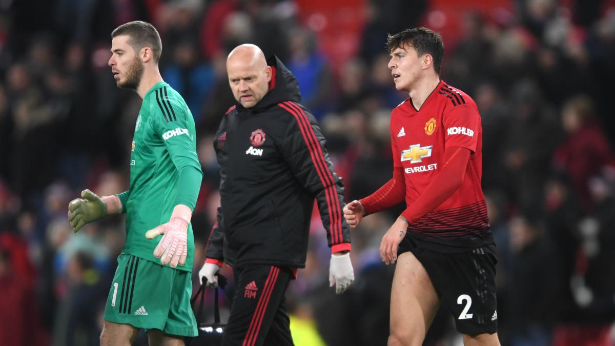Mourinho: Lindelof 'out for quite a while'