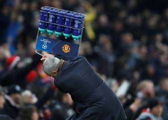 Mourinho loses the plot after late Fellaini winner