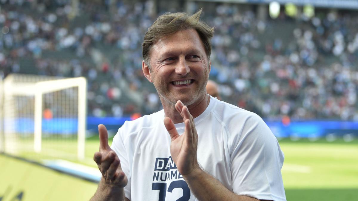 Southampton: Hasenhüttl named as Hughes' successor