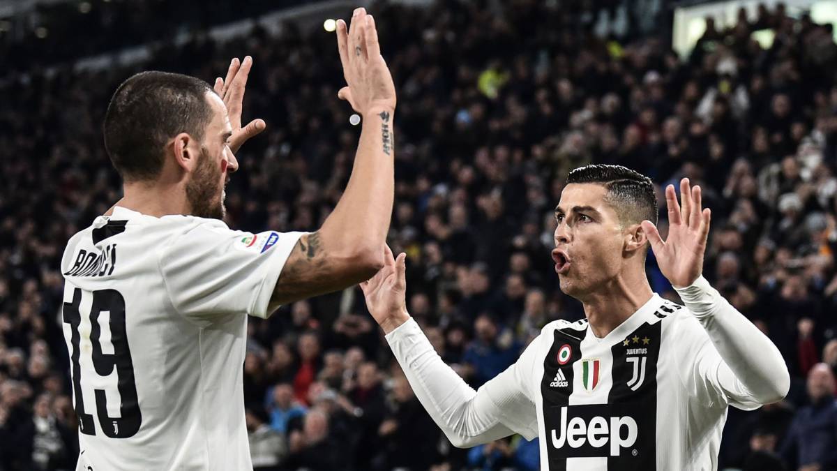 Cristiano Ronaldo's Juve mates enjoy River-Boca from star's box