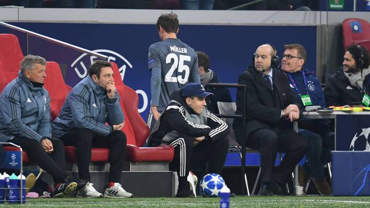 Muller sent off for against Ajax