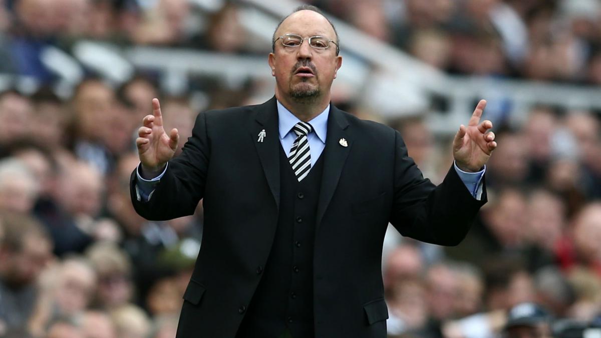 Benitez picks up Premier League Manager of the Month award