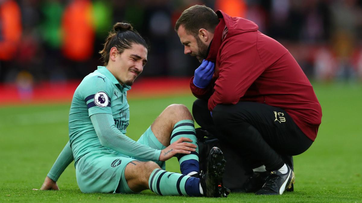 Emery ponders January signing after Bellerin injury