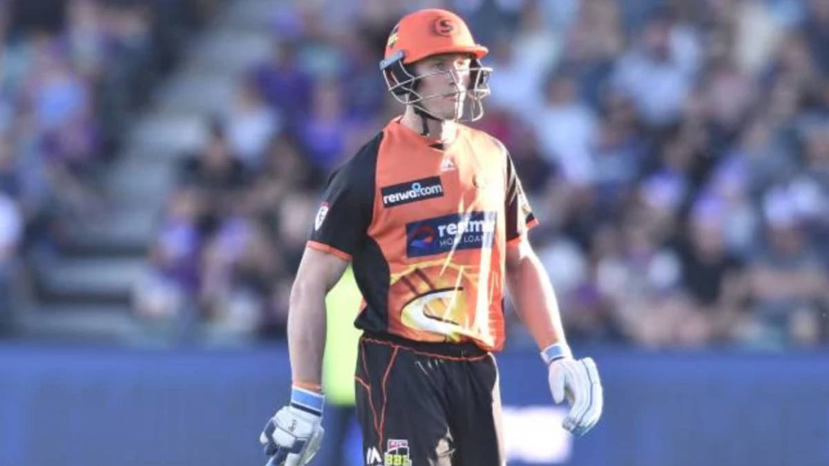 Cameron Bancroft lasts three balls on return from 9-month ban