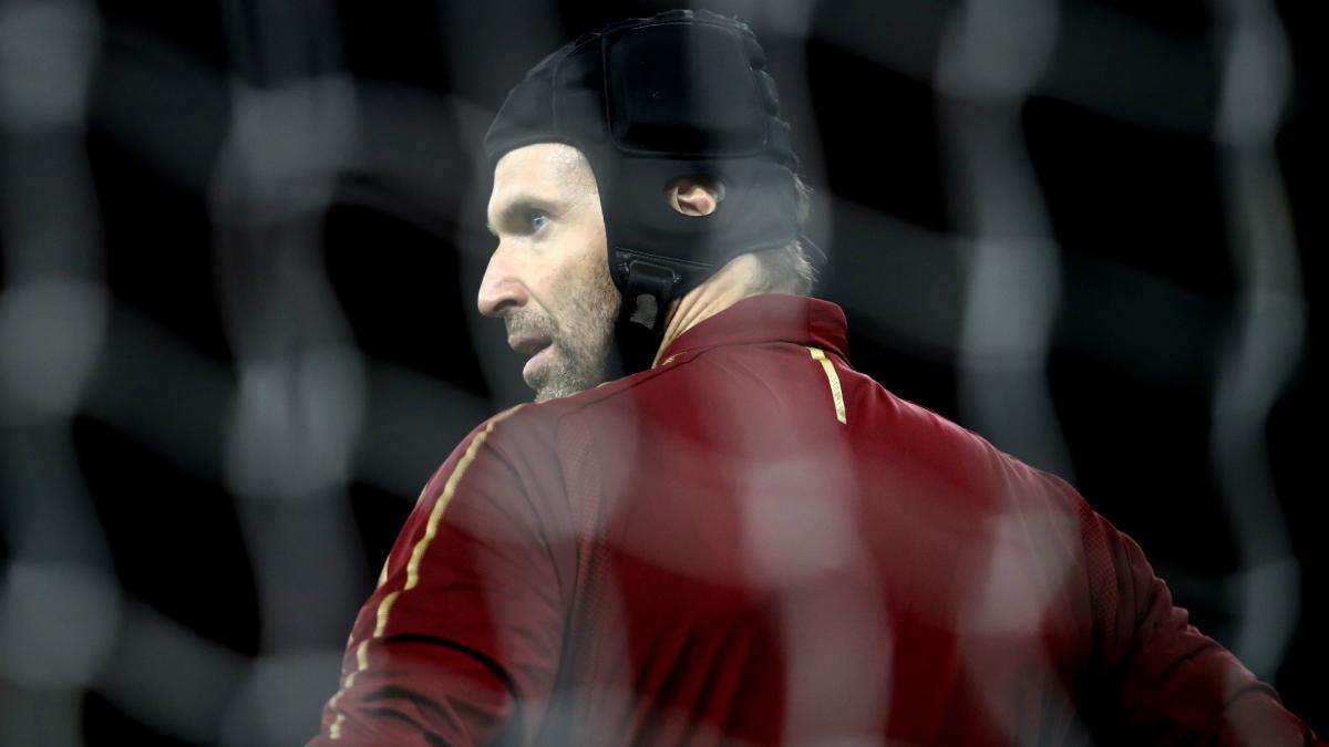 Emery unsure of Cech's Arsenal future