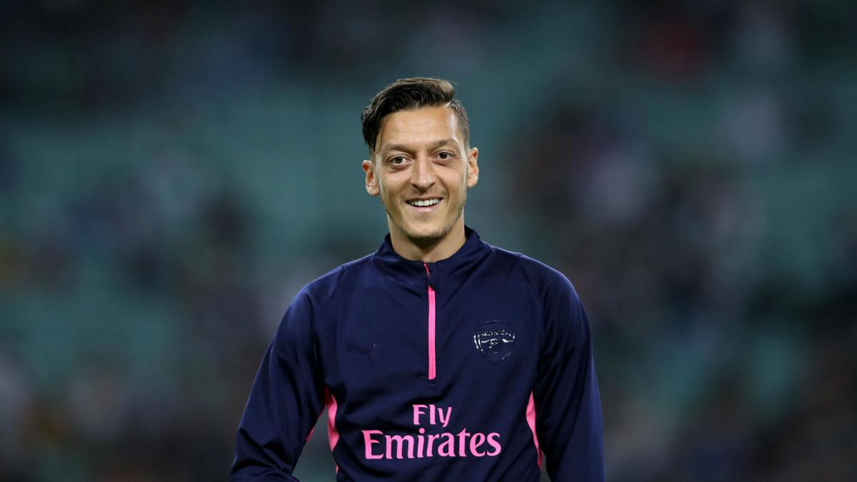 Ozil, Koscielny and Monreal return as Arsenal's injury problems lessen