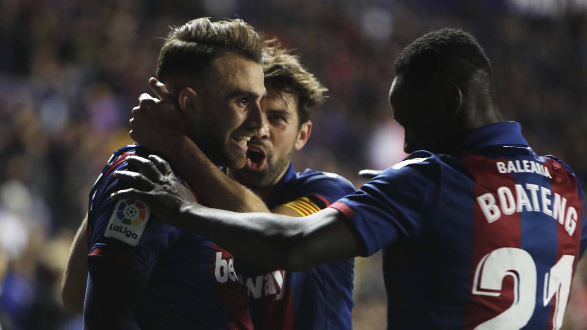 Levante beat Barça to bring lead to Camp Nou second leg