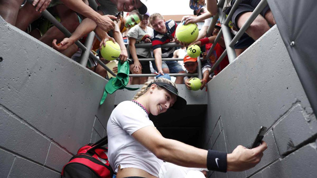 Bouchard relishing Melbourne clash with "greatest" Serena