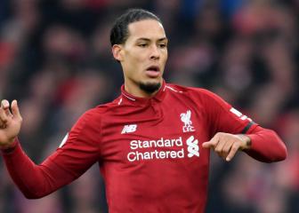 Dalglish texts me before matches - Van Dijk