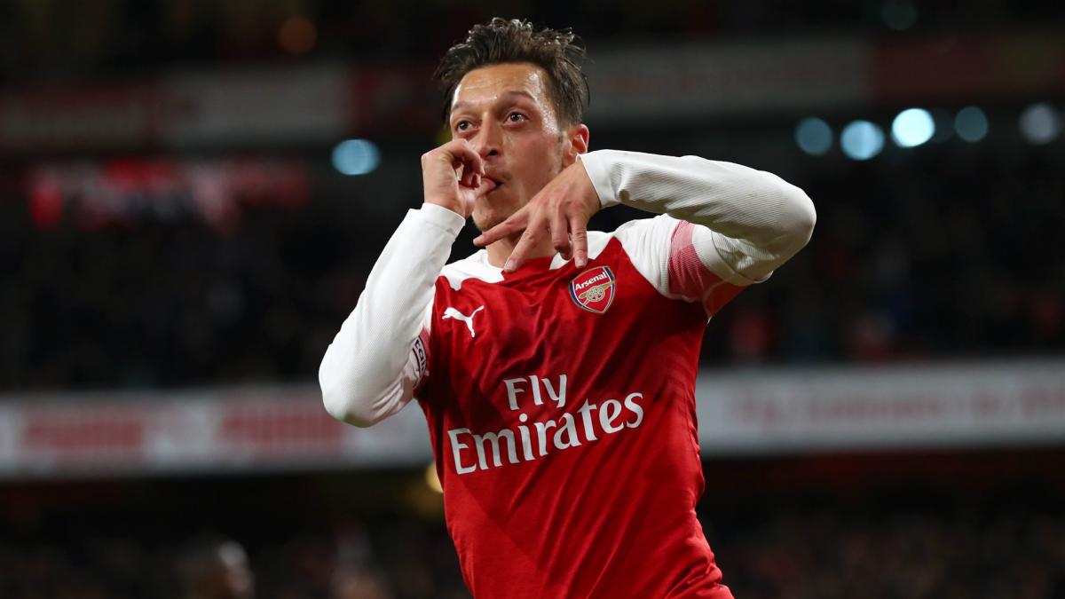 Ozil starts as captain as Arsenal hosts Cardiff