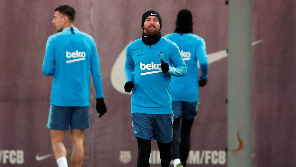 Messi on the bench