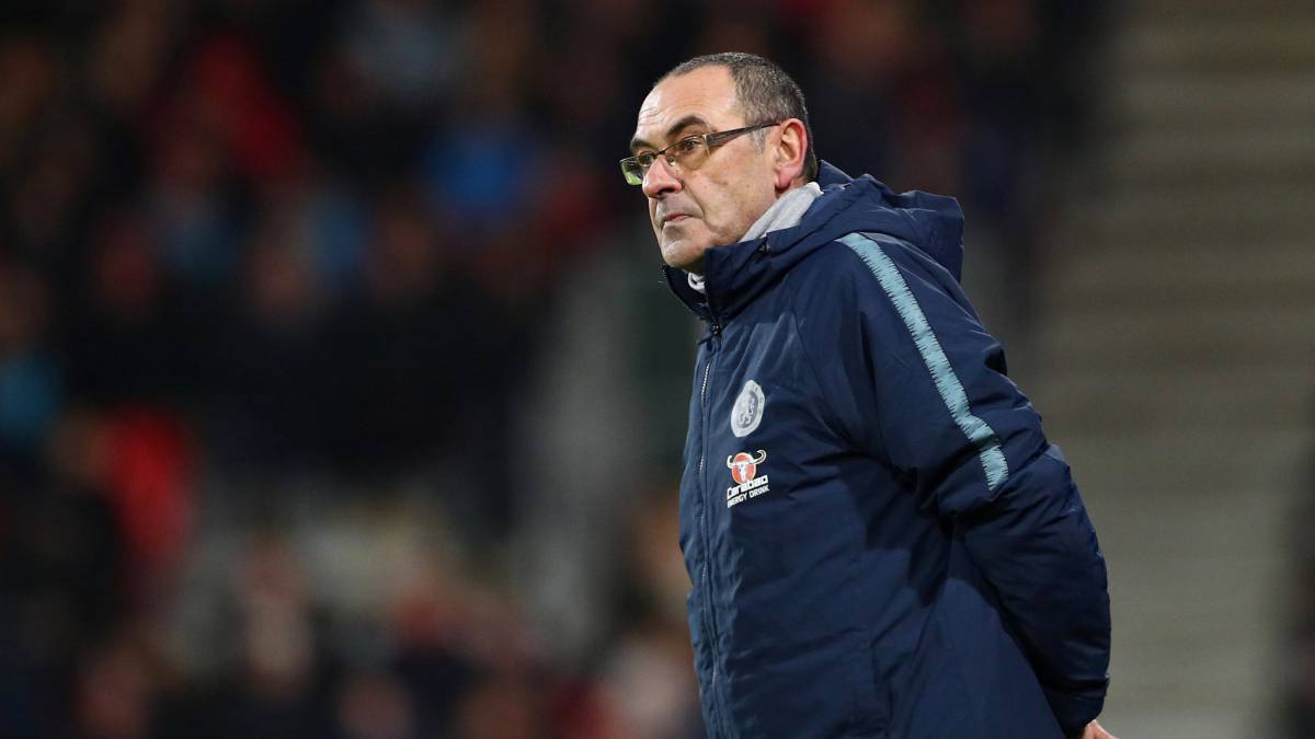 Hasselbaink backs under-fire Sarri to deliver at Chelsea