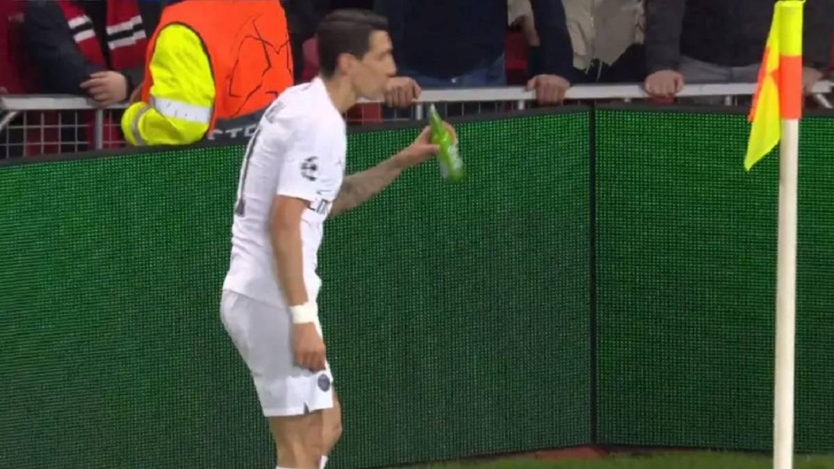 Man Utd fan throws beer bottle at PSG's Ángel di Maria