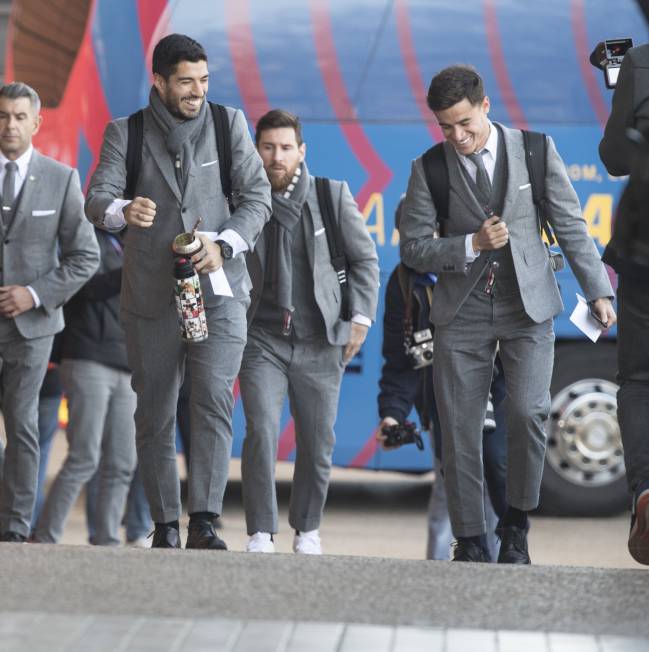 Arrival in Lyon for Barça boys.