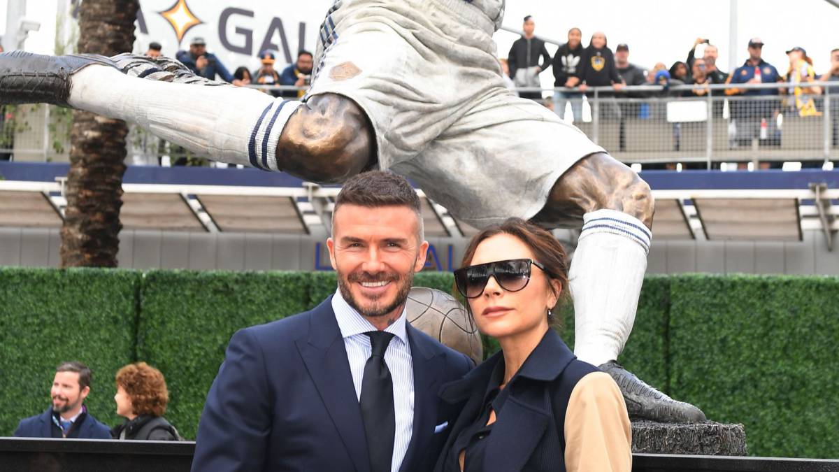 Beckham salutes LA Galaxy and Los Angeles as statue unveiled
