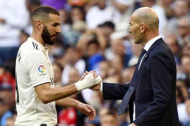 Important | Real Madrid's Karim Benzema and Zinedine Zidane.