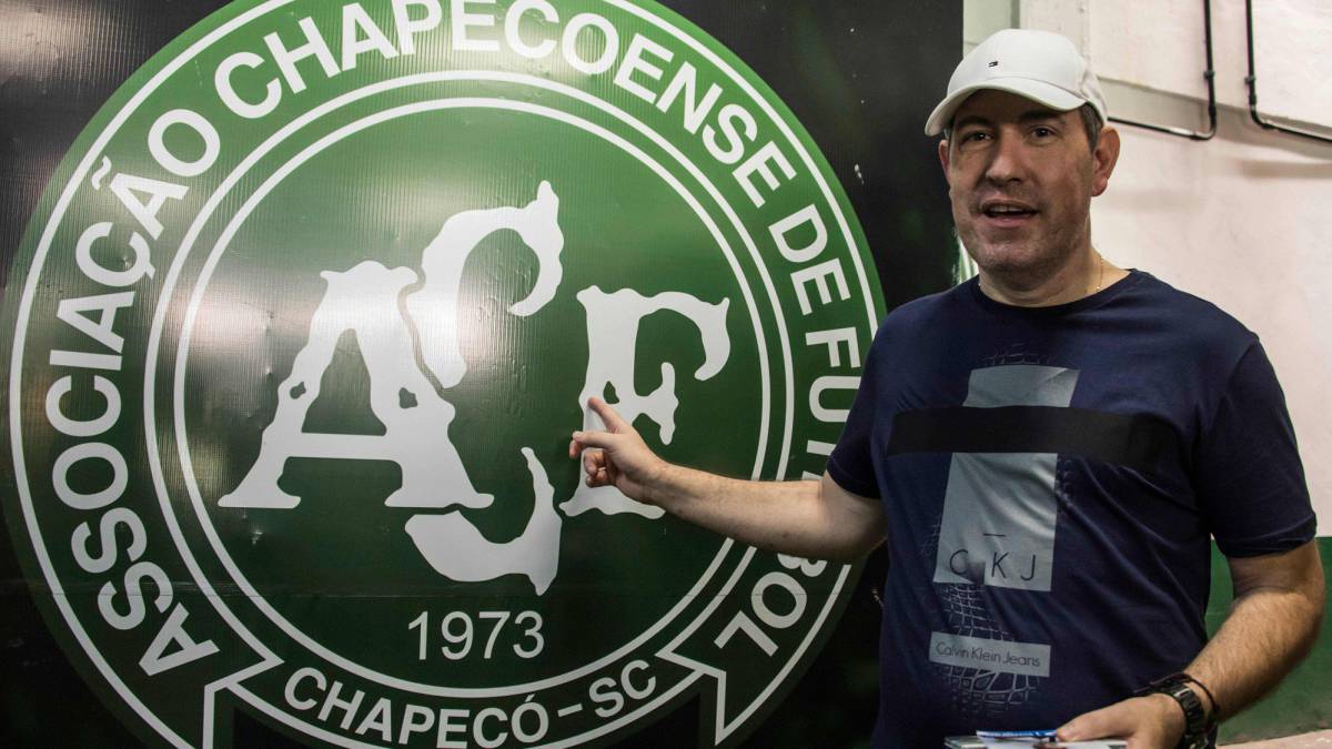 Chapecoense mourn death of reporter who survived plane crash