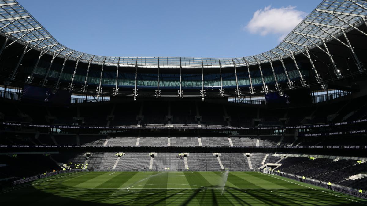 It's the best I've ever played in! Tottenham greats in awe of new stadium