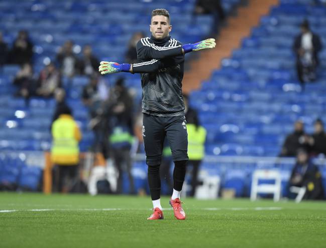 It's time | Luca Zidane warming up.