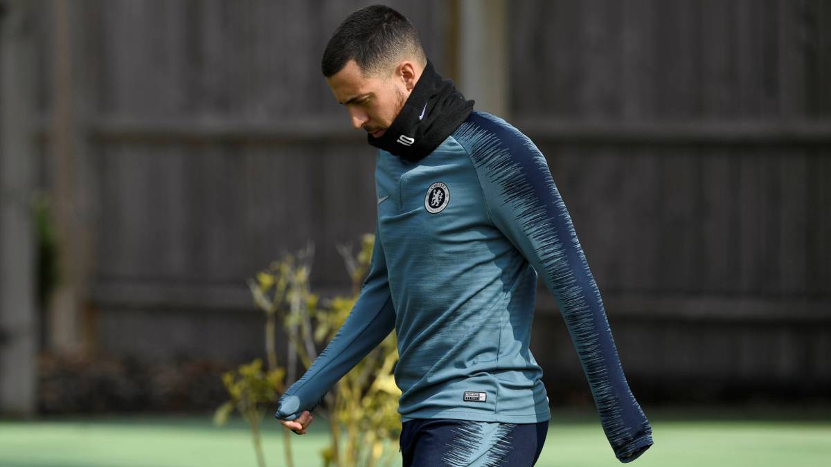 Hazard could stay at Chelsea depending on Sarri ending