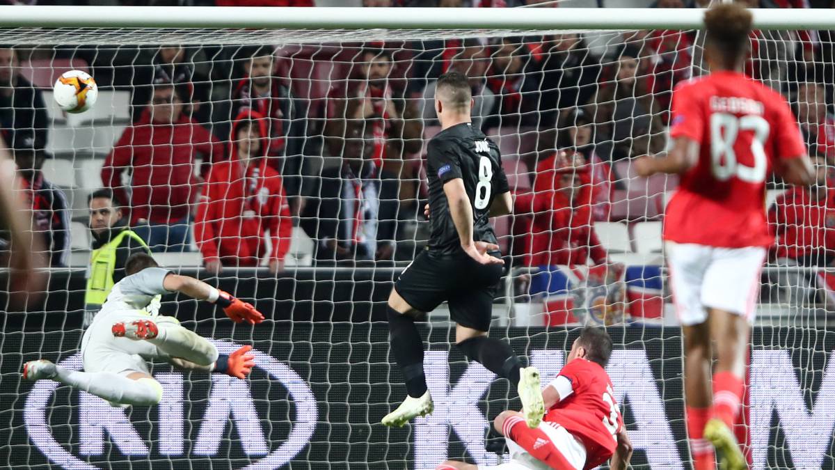Real Madrid scout Luka Jovic and João Félix at Benfica-Frankfurt