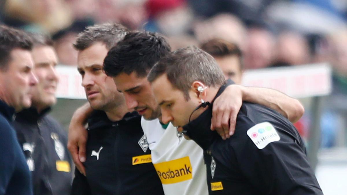Gladbach captain Stindl breaks leg