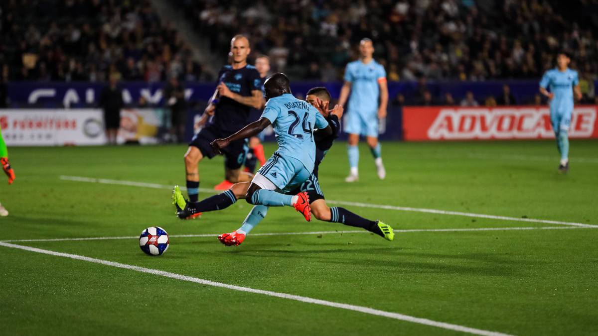 LA Galaxy wins it 2-1 over Houston Dynamo at week 8 match of the MLS