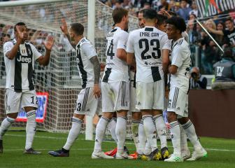 Juventus beat Fiorentina to seal eighth successive Serie A title