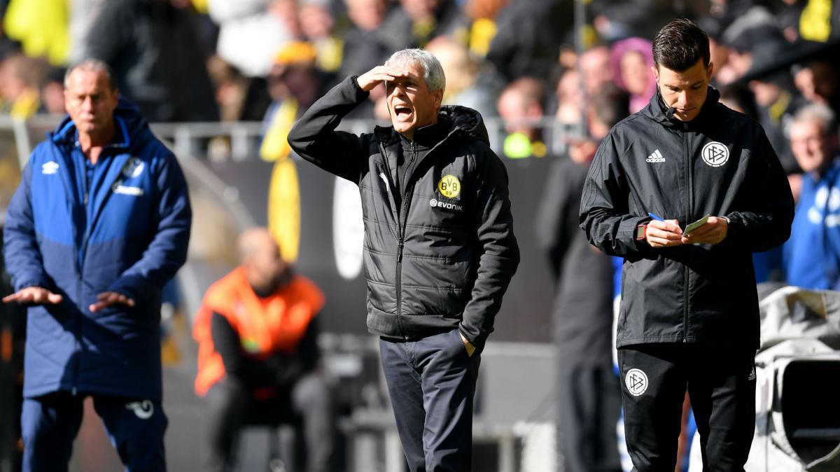 Dortmund boss Favre rages at VAR 'scandal' in Revierderby 'disgrace'