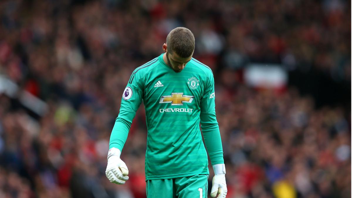 De Gea's dire form continues with Old Trafford howler
