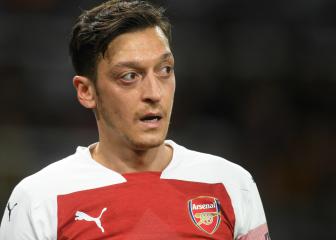 Mesut Özil plans to see out Arsenal contract