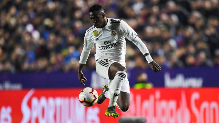 Real Madrid: Benzema out, Vinicius in for Villarreal
