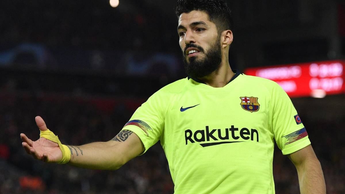 Barcelona: Luis Suárez to undergo knee surgery