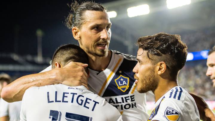 Zlatan Ibrahimovic celebrating with Sebastian Lletget and Jona dos Santos