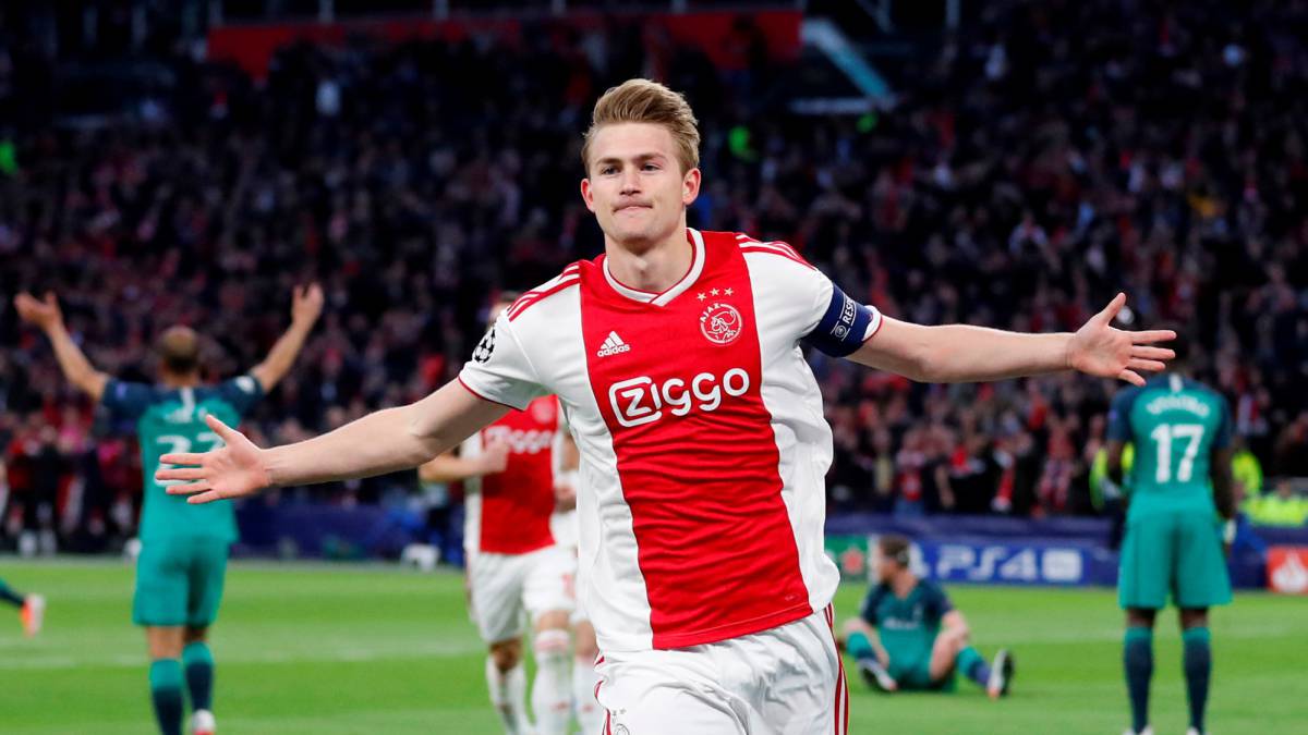De Ligt still interested in Man United move