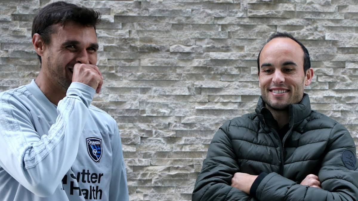 Landon Donovan sent Chris Wondolowski a message after the Earthquakes' striker overcome his MLS scoring record against Chicago Fire.